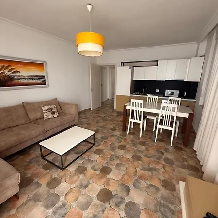Daire Holiday Apartaments *
